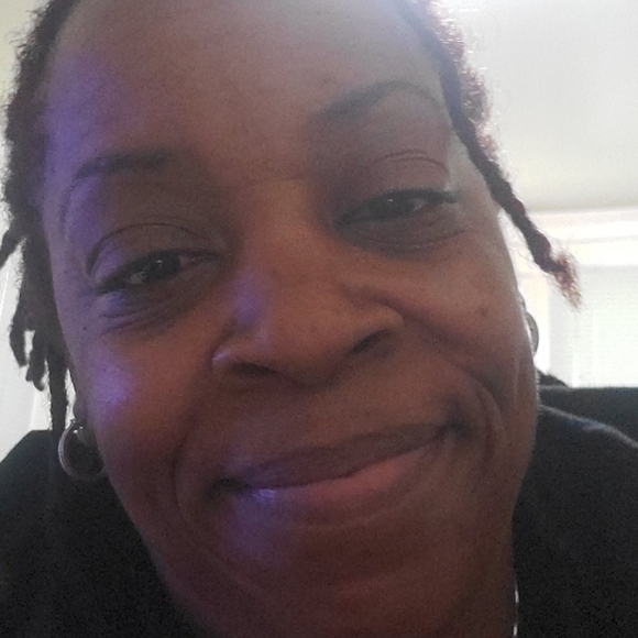 Meet your Posher, Dawn - Picture 3 of 4